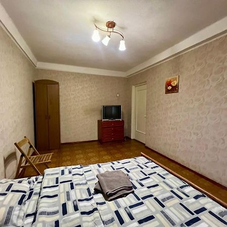Квартира Эконом-Класса Возле Метро Левобережная Kijev Kültér fotó